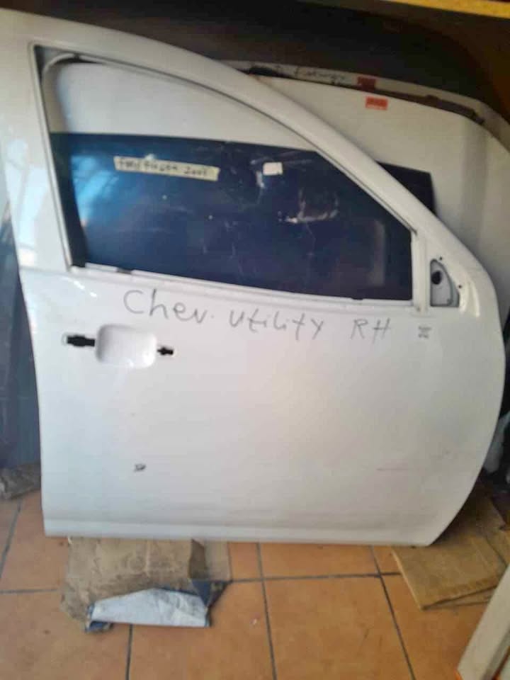 CHEVROLET UTILITY RIGHT FRONT DOOR