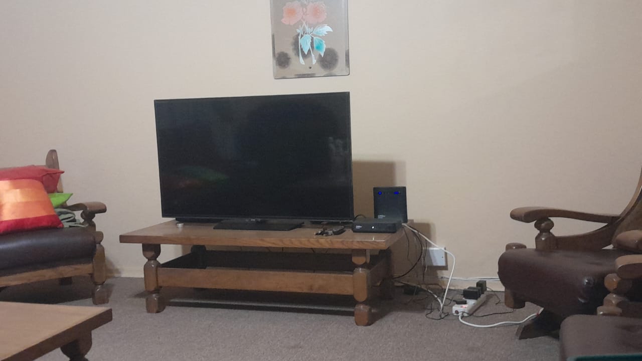 Samsung 49 inc Hd tv with tv box Samsung 49 inc Hd tv with tv box