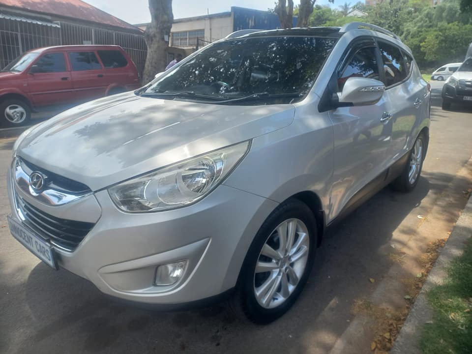 2010 HYUNDAI ix35 SUV 2.0 CRDI DIESEL, AUTOMATIC 4X4, SILVER COLOR, MILEAGE