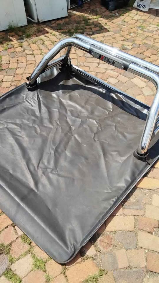Toyota hilux gd6 cover and rollbar - Private Seller