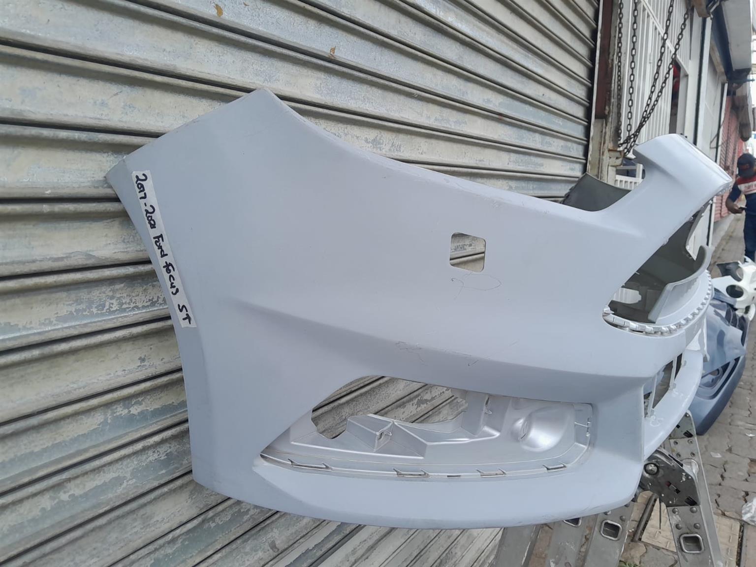 2017-2021 FORD FOCUS ST FRONT BUMPER FOR SALE - Private Seller