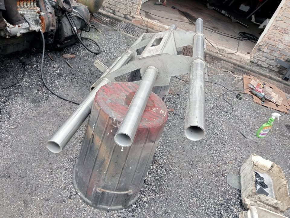 custom stainless steel toyota landcruiser 79series Bull bar - Private Seller