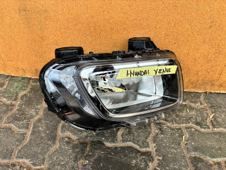 Hyundai Venu Headlight - Private Seller Hyundai Venu Headlight - Private Seller