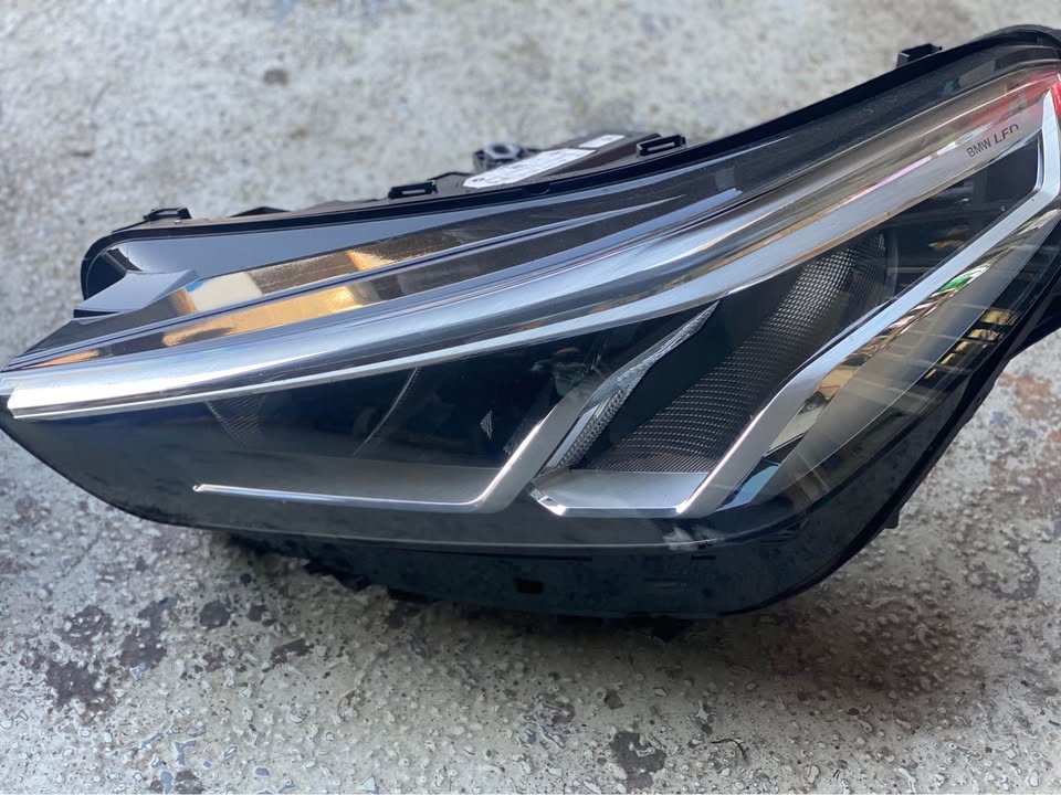 BMW X1 U11 headlights