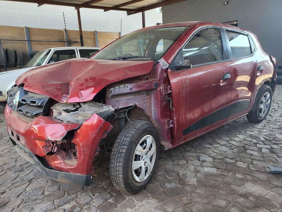 2017 Renault kwid 1.0 stripping for parts - Private Seller