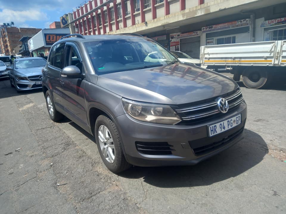 2013 VW TIGUAN 2.0 TDI BLUEMOTION DIESEL, MANUAL, GREY COLOR,