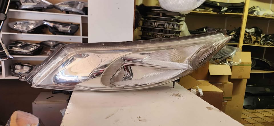Nissan Juke headlight super clean - Private Seller Nissan Juke headlight super clean - Private Seller