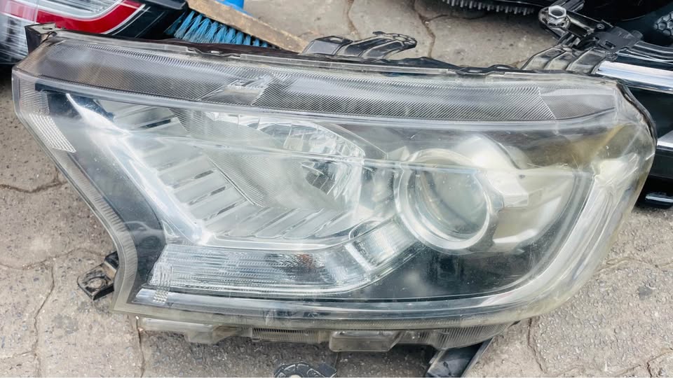 Ford Ranger T7/T8 headlights - Private Seller