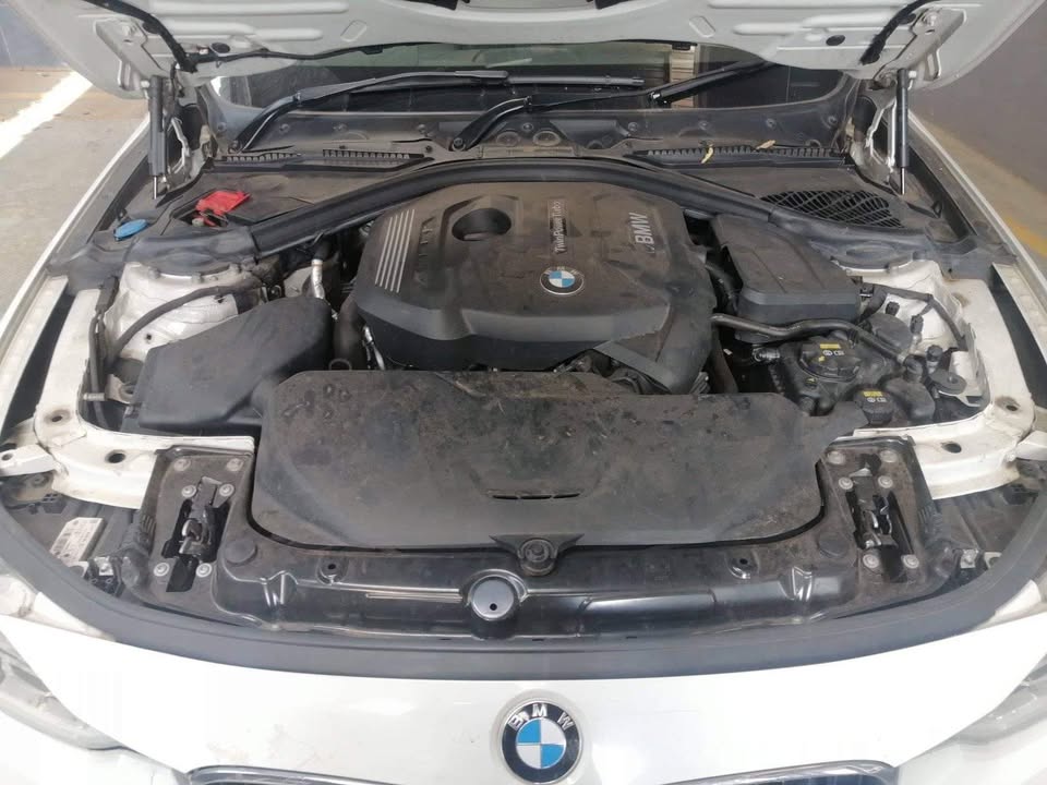 Bmw F30 lci stripping for spares