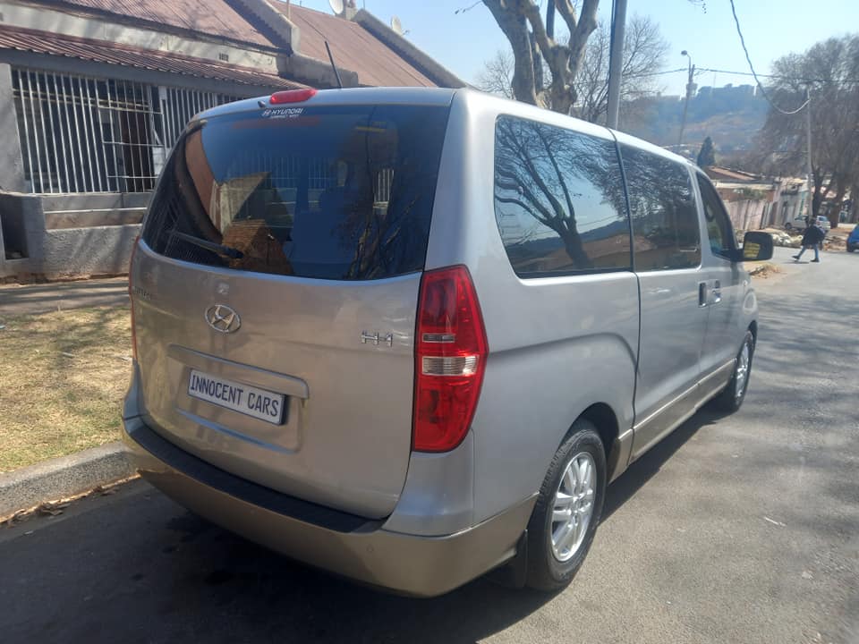 2016 HYUNDAI H1 BUS 2.5 DIESEL ENGINE, AUTOMATIC, GREY COLORSPARE KEY
