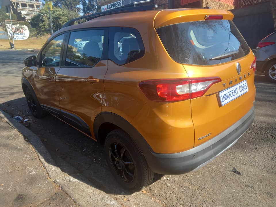 2021 RENUALT TRIBER 1.0 ENGINE PETROL, MANUAL 7-SEATERS, MILEAGE 45000KMS . SPARE KEY