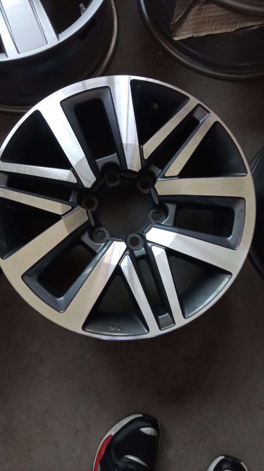 18" Toyota Hilux/Fortuner original mag to use for spare - Private Seller 18" Toyota Hilux/Fortuner original mag to use for spare - Private Seller