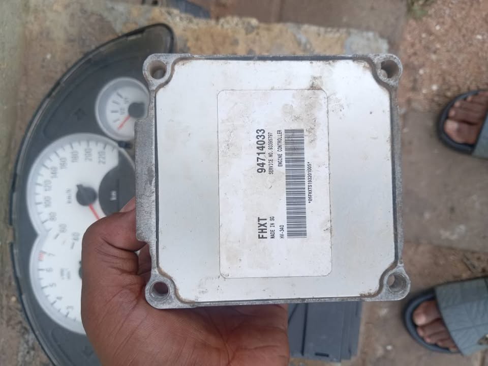 Opel Corsa Bakkie Lockset For sell Call or WhatsApp - Private Seller