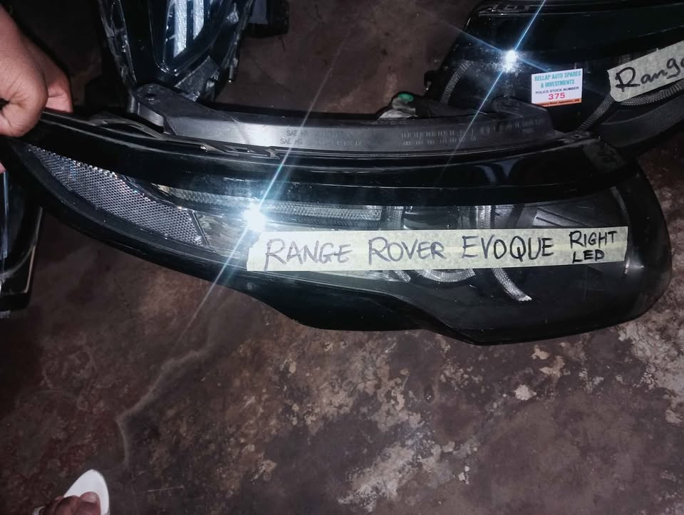RANGE ROVER EVOQUE HEADLIGHTS - Private Seller RANGE ROVER EVOQUE HEADLIGHTS - Private Seller