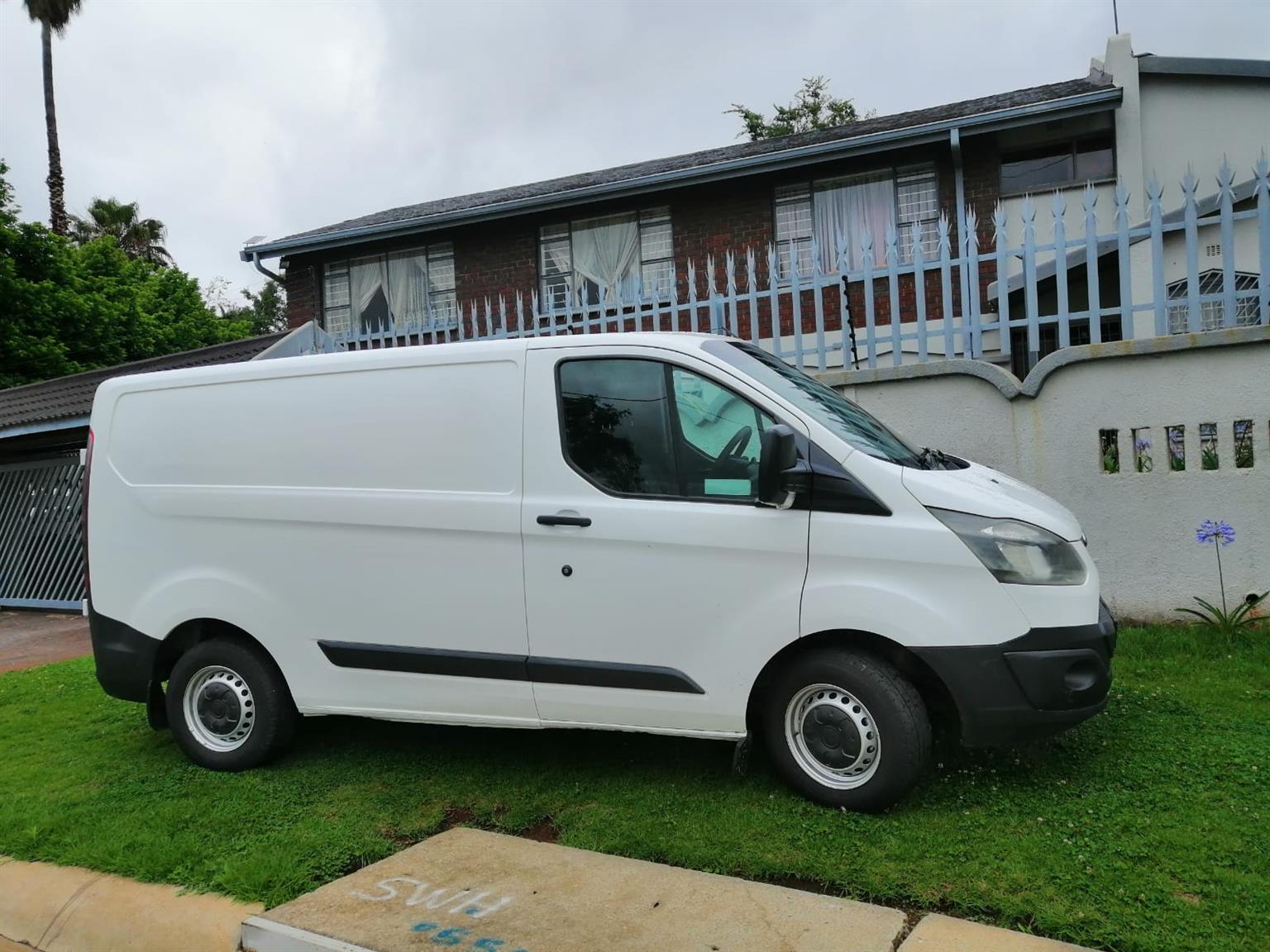 Used 2015 Ford Transit 2.2TDCi 92kW MWB panel van (aircon) - Private Seller Used 2015 Ford Transit 2.2TDCi 92kW MWB panel van (aircon) - Private Seller