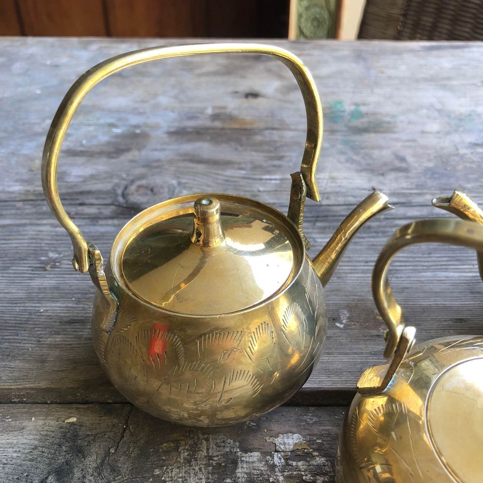 Set of 3 small brass Vintage tea pots from the 1960s
