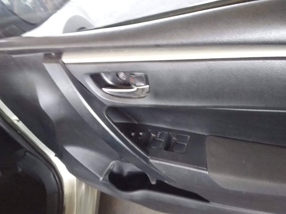 2014 Toyota Corolla Prestige sedan manual 2014