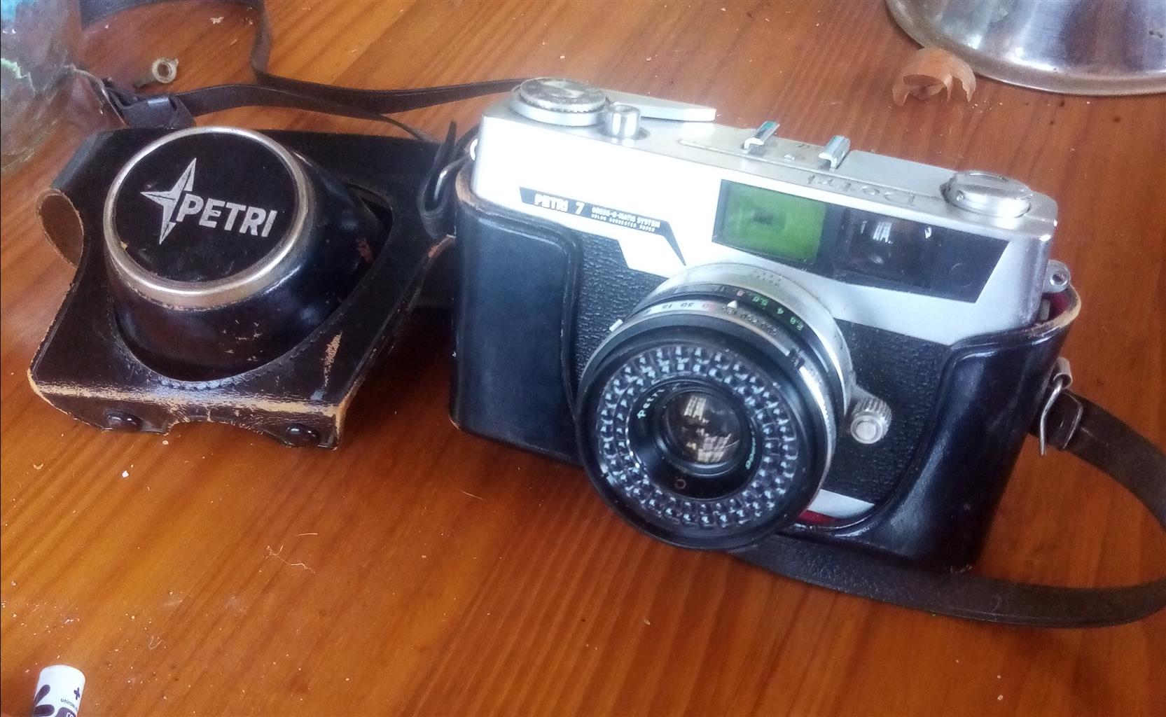 1961 Petri 45mm camera 1961 Petri 45mm camera