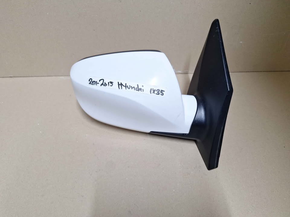 Hyundai ix35 RHS Electric Mirror (2010 - 2015) - Private Seller