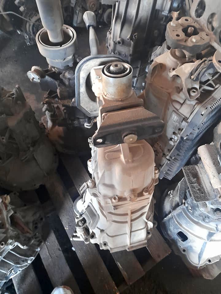 Isuzu Dmax 2.5 manual gearbox - Private Seller Isuzu Dmax 2.5 manual gearbox - Private Seller