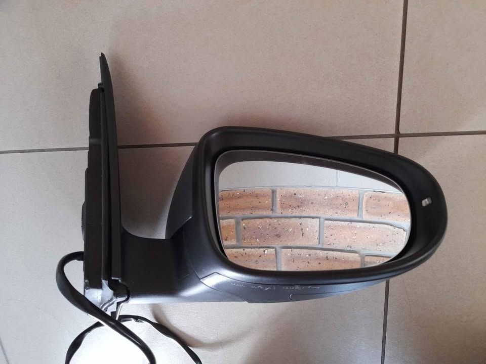VW GOLF 6 BRAND NEW DOOR MIRROR ELECTIC FORSALE