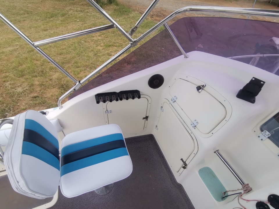 COASTCAT 18FT OFFSHORE WITH TWIN 90HP MARINER MOTORS - VERY CLEAN PACKAGE