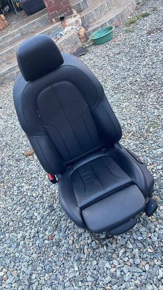 BMW F48 spot seats - Private Seller BMW F48 spot seats - Private Seller