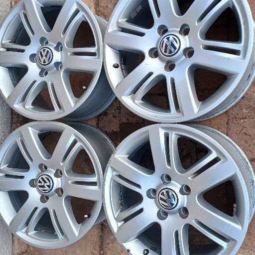 OEM Amarok rim