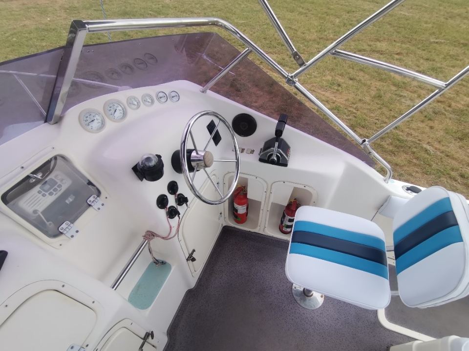 COASTCAT 18FT OFFSHORE WITH TWIN 90HP MARINER MOTORS - VERY CLEAN PACKAGE