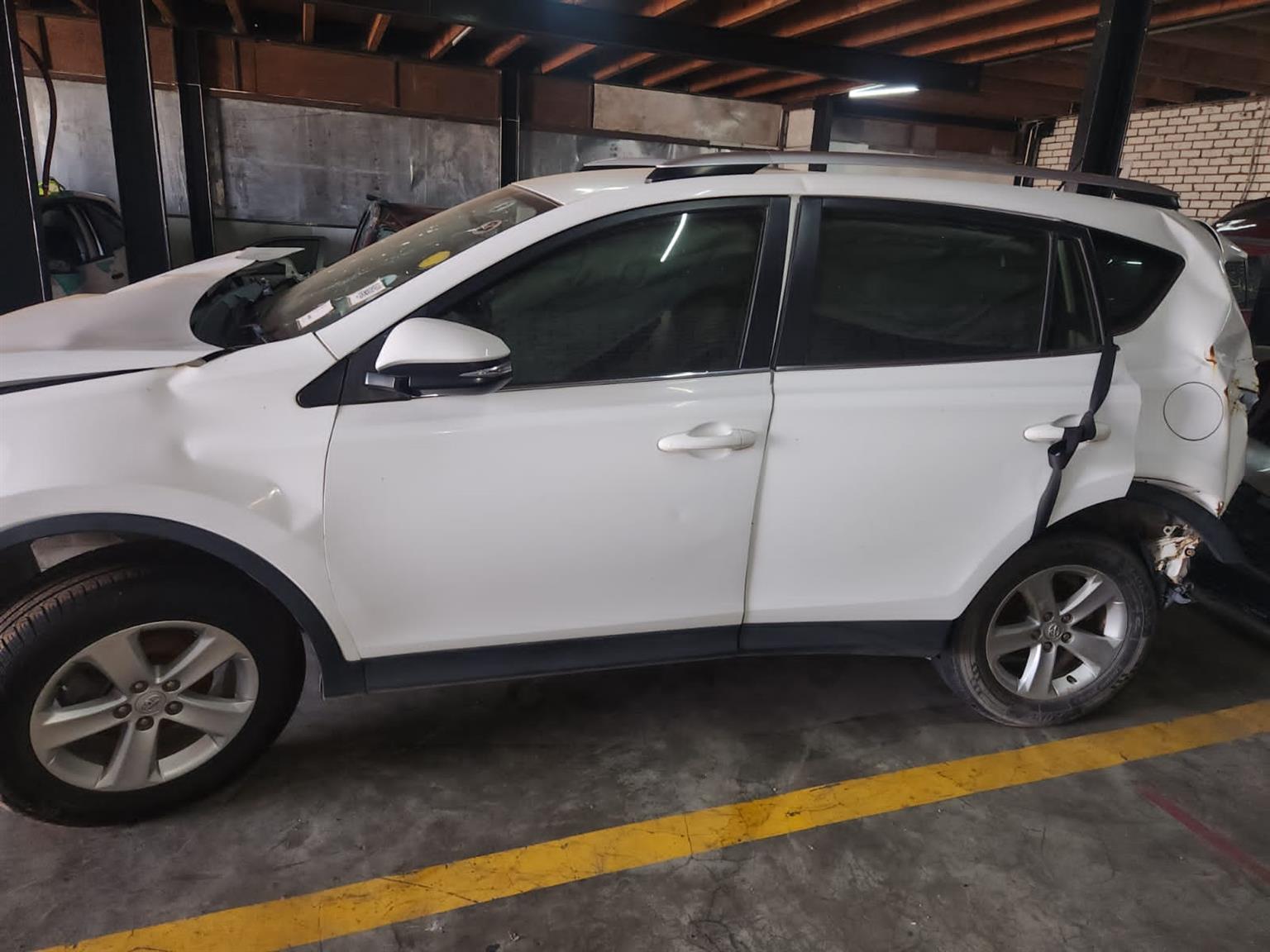2014 STRIPPING TOYOTA RAV4 SUV Manual