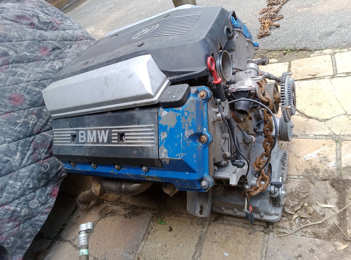 BMW M60 Engine