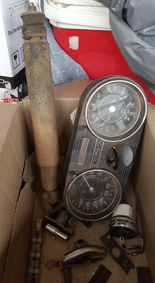 W114 gearbox and seat recliners and brand new break pads - Private Seller