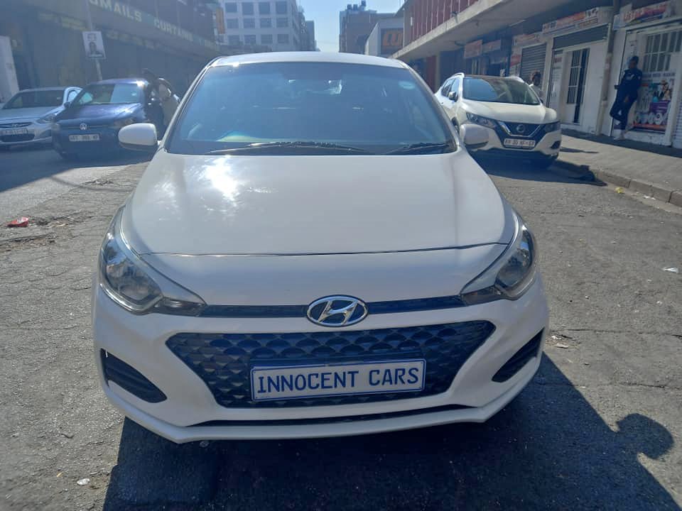 2020 HYUNDAI i20 1.2 PETROL, MANUAL, WHITE COLOR, MILEAGE 66000KM