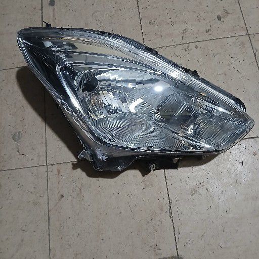 Suzuki swift headlight - Private Seller Suzuki swift headlight - Private Seller