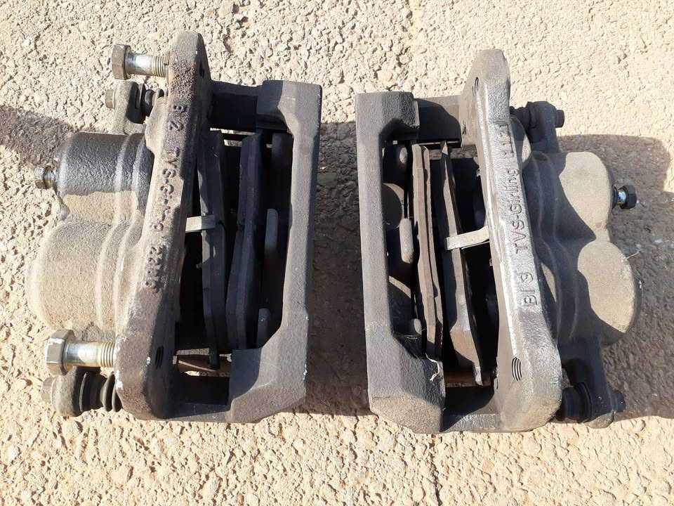 Mahindra scorpio brake calipers available Call or whatsapp  Jimmy @Circle 7 used parts - Private Seller