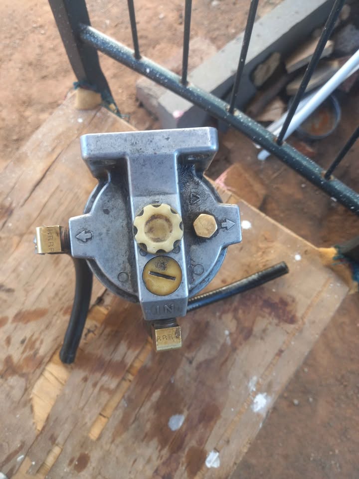 Jeep Cherokee 2.5 tdi /CRD diesel filter housing with filter - Private Seller Jeep Cherokee 2.5 tdi /CRD diesel filter housing with filter - Private Seller