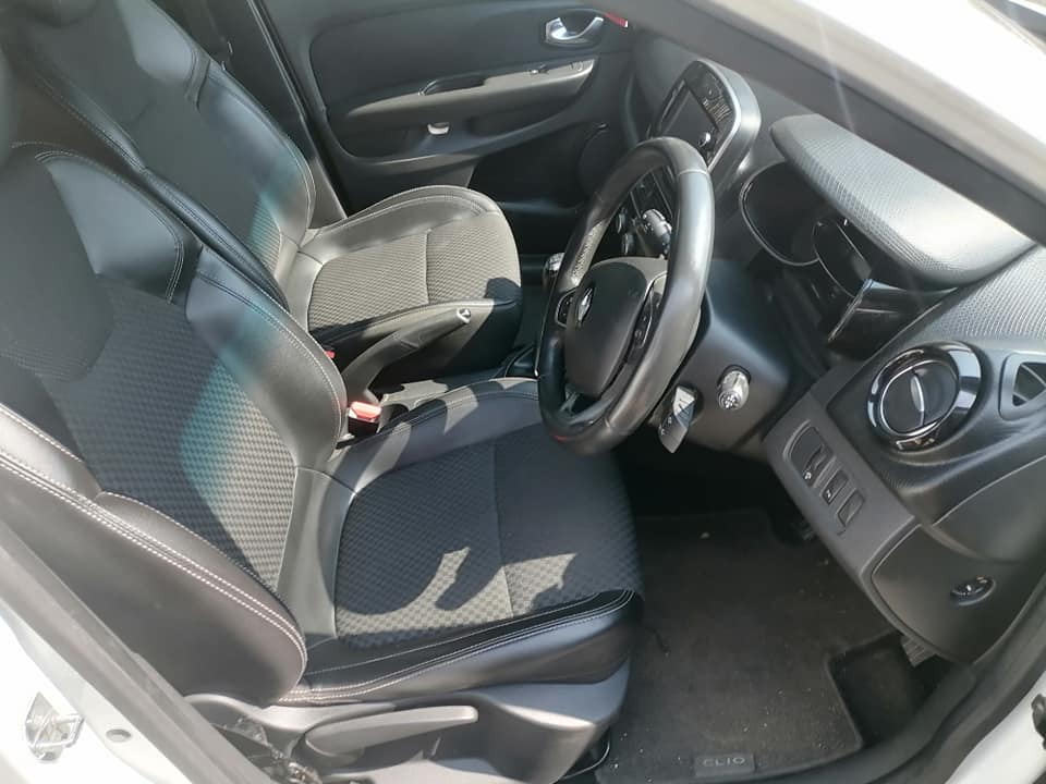 2017 Renault Clio 900T Turbo Service book and a leather seat