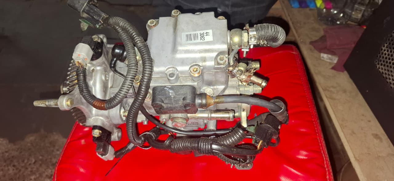 Mitsubishi Pajero 4M41 diesel pump for sale - Private Seller