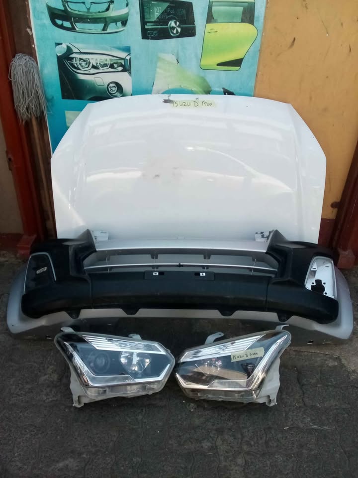 ISUZU DMAX X RIDER FRONT SPARES BOTH SIDE HEADLIGHTS BONNET COMPLETE FRONT BUMPER FENDERS AVAIL - Private Seller ISUZU DMAX X RIDER FRONT SPARES BOTH SIDE HEADLIGHTS BONNET COMPLETE FRONT BUMPER FENDERS AVAIL - Private Seller