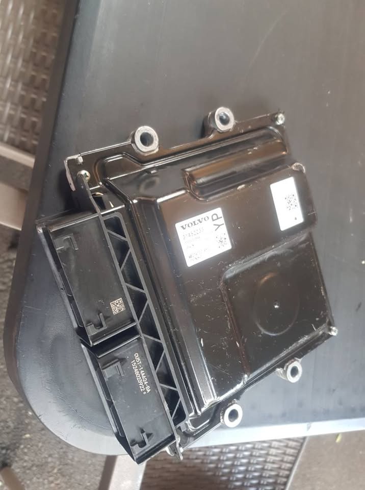 VOLVO XC90 COMPUTER BOX FORSALE - Private Seller