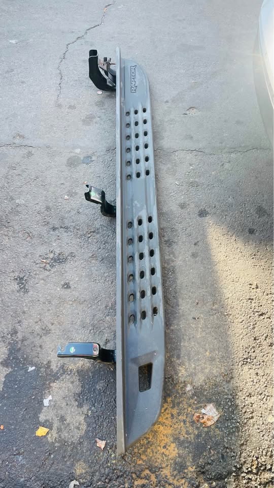 FORD RAPTOR SIDE STAP - Private Seller