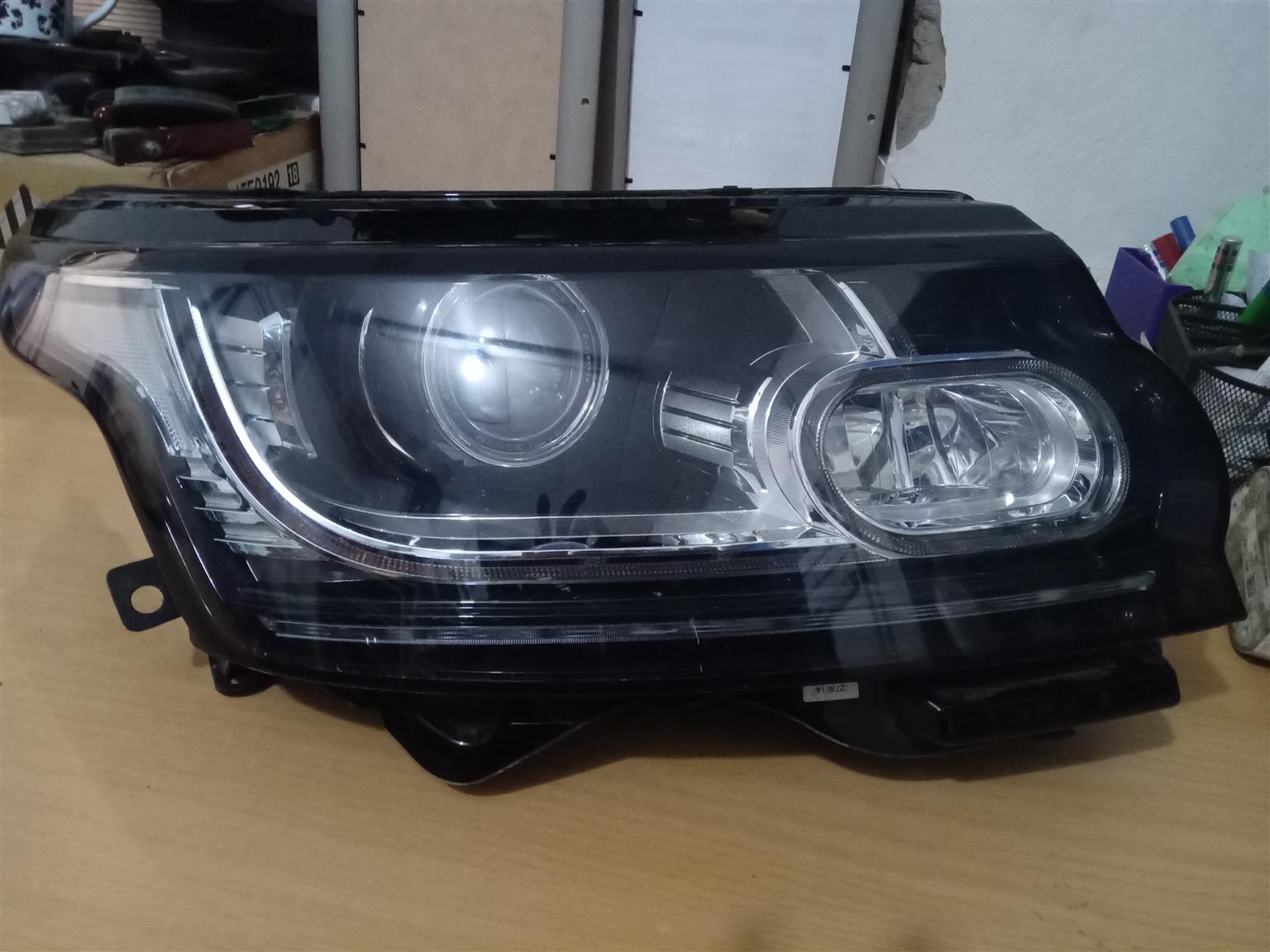 Range Rover Vogue Headlight - Private Seller Range Rover Vogue Headlight - Private Seller