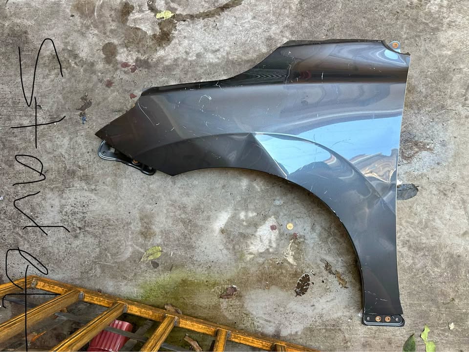 Toyota starlet left side fender - Private Seller Toyota starlet left side fender - Private Seller