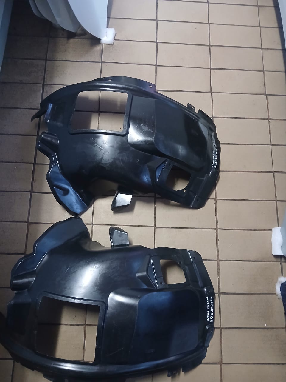 (SET) 2021 BMW X3/X4 G01/G02 FENDER LINER LEFT AND RIGHT FOR SALE - Private Seller (SET) 2021 BMW X3/X4 G01/G02 FENDER LINER LEFT AND RIGHT FOR SALE - Private Seller