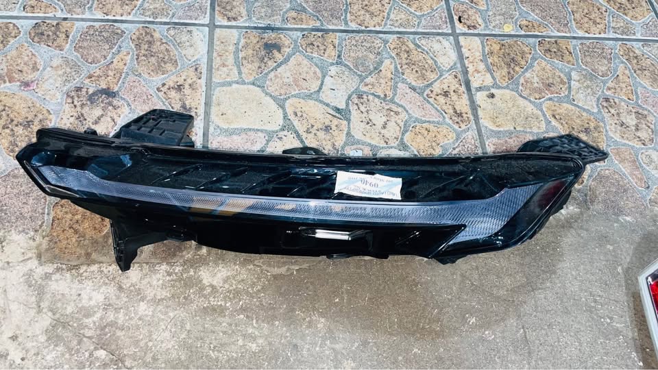 Omoda C5 DRL headlight - Private Seller Omoda C5 DRL headlight - Private Seller