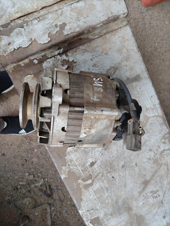 Isuzu alternator Call or WhatsApp me - Private Seller