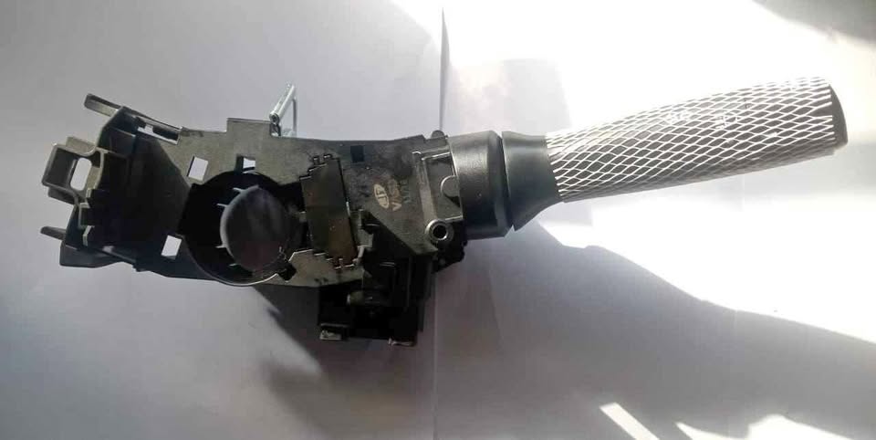 Toyota corolla quest 2007-2014 ae130 indicator+headlight switch - Private Seller