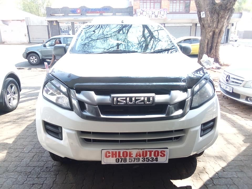 2016 White Isuzu kB 250 D-Teq single cab canopy miliiage 111,000 km manual diesel