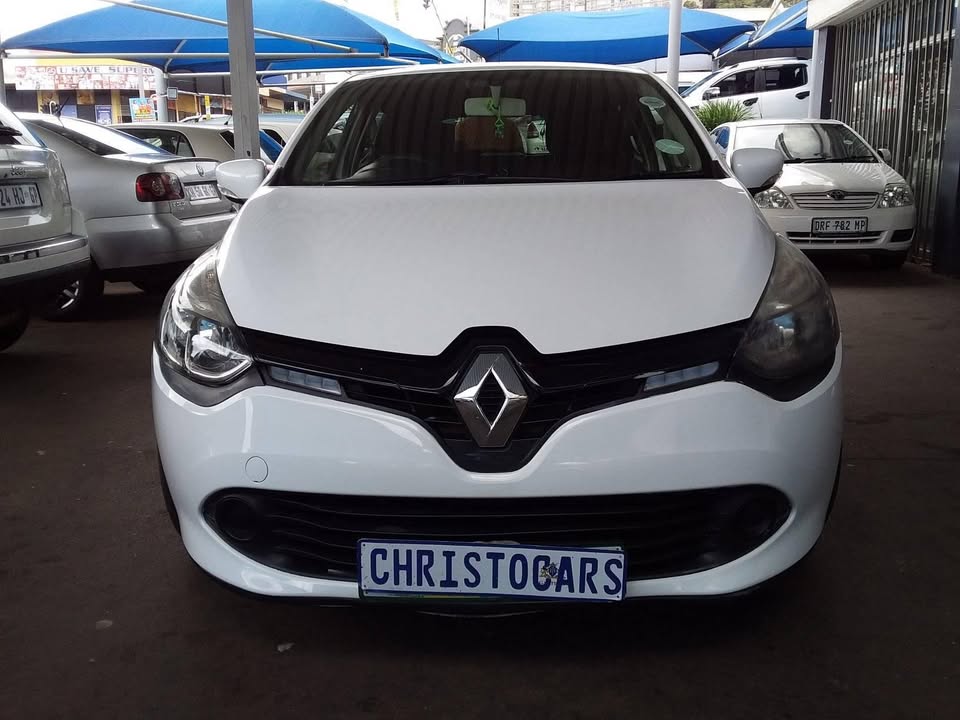2013 model Renault Clio 4 manual petrol