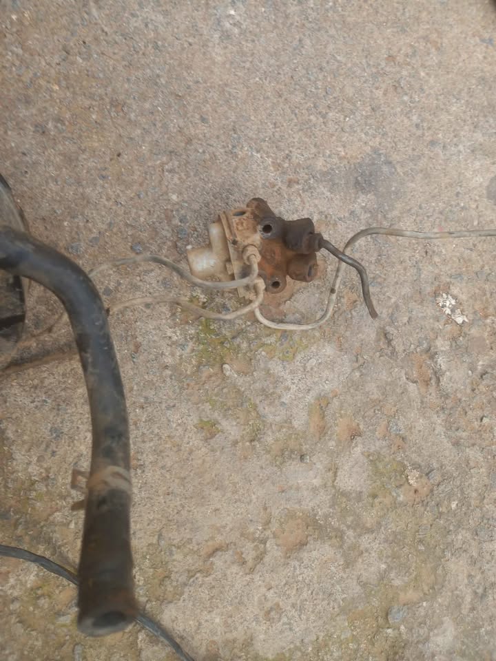 MAZDA B3 323 MASTER CYLINDER - Private Seller